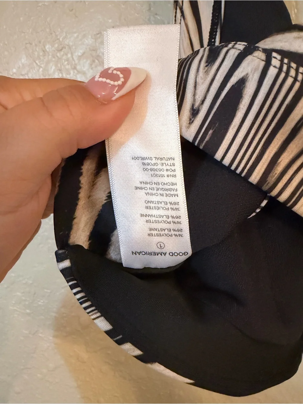 Good American Swirl Print Sports Bra - Black & Cream size 1